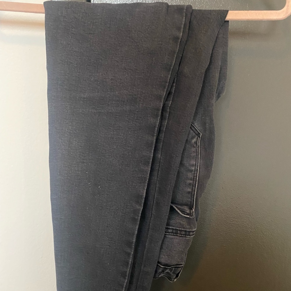 BLACK GAP JEANS